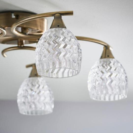 antik sargarez rez aranyhatasu uveg lampa mennyezeti 5 izzo lampa fenyforras nappali etkezo haloszoba luxus lampa klasszikus elegans reszlet.jpg